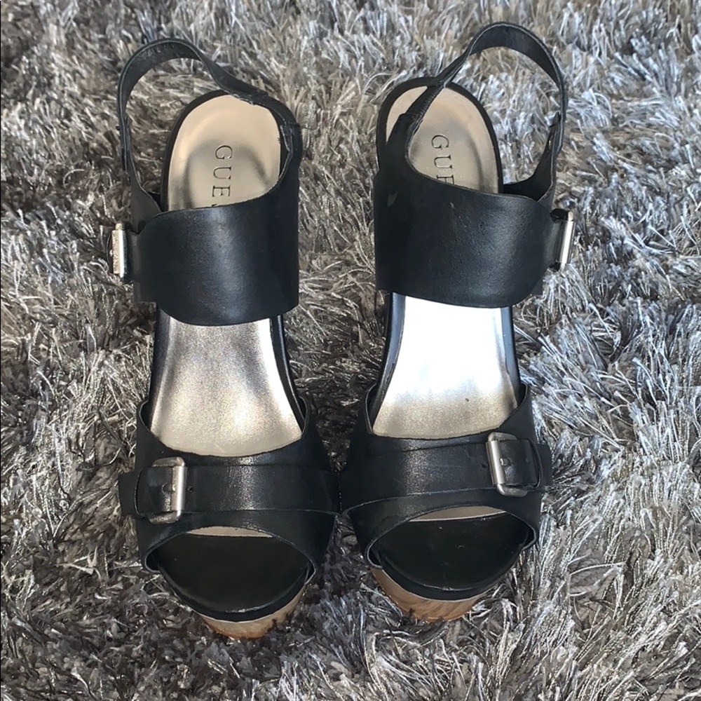 High heeled Guess sandal